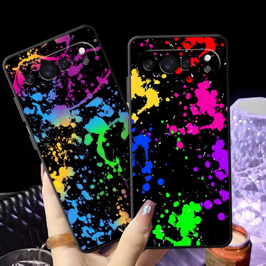 Rainbow Paint Splatters Funda  - Google Pixel 8A recension och pris